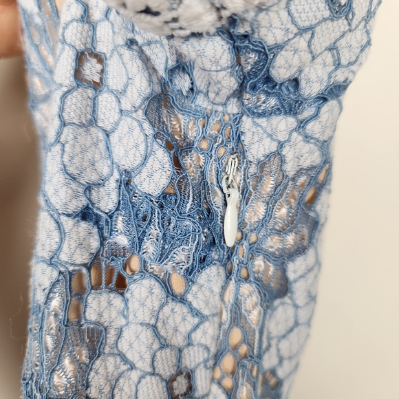 Foxiedox Blue White Floral Lace V Neck Open Back Mini Dress Sz S - Picture 9 of 11